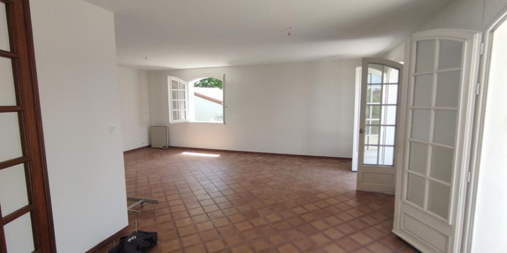 maison à ST PIERRE DU MONT (40280)